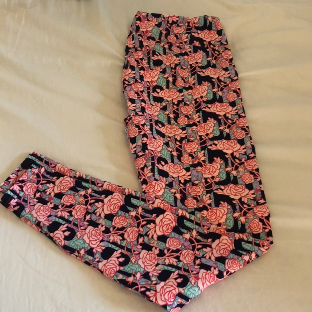 LuLaRoe Leggings Tall & Curvy